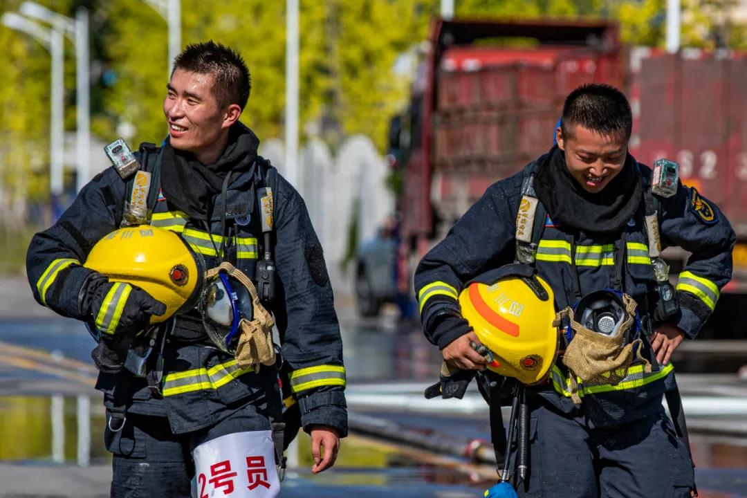 巅峰对决中，俱乐部奋勇争先
