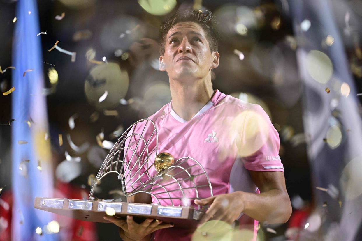 毛里求斯男子网球选手勇夺冠军,震撼全场的简单介绍 毛里求斯男子网球选手勇夺冠军,震撼全场的简单介绍