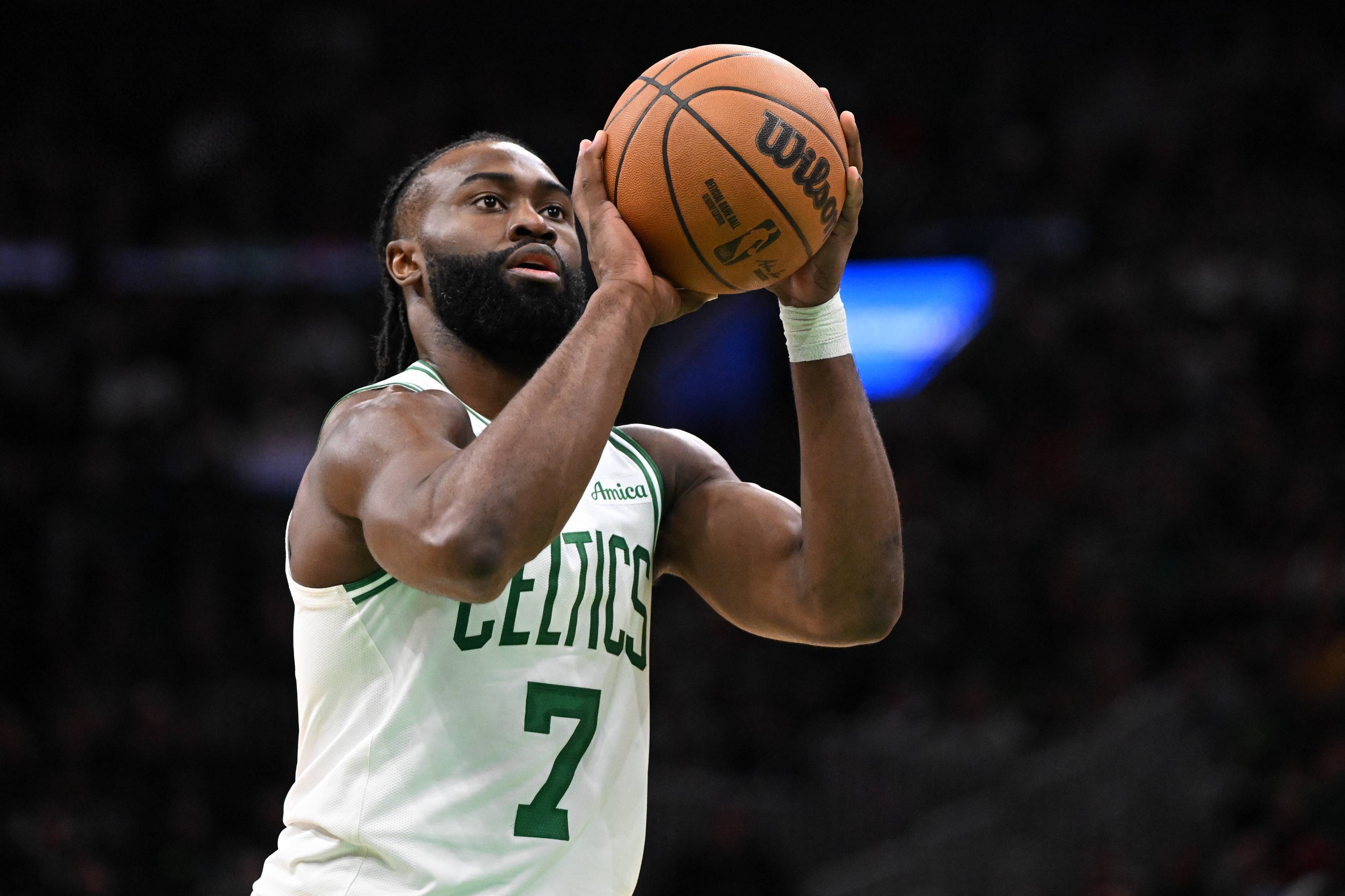 骑士大胜尼克斯,塞克斯顿全场高效 骑士大胜尼克斯,塞克斯顿全场高效