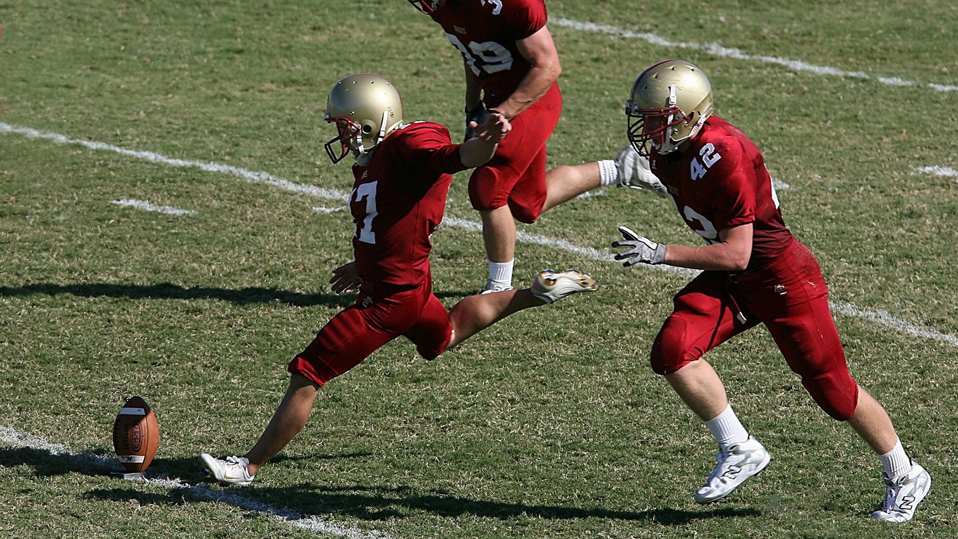 阿圭罗教科书级表现导演翻盘好戏，几内亚逆转玻利维亚震撼足坛