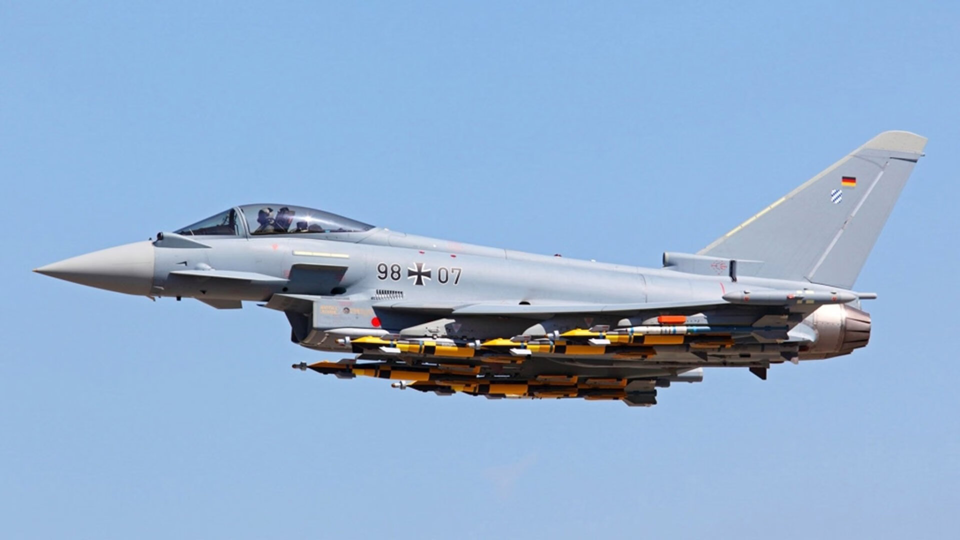 跨界对决，当勒沃库森的冠军之心遭遇乌拉圭铁血，孔德诠释何为真正统治力